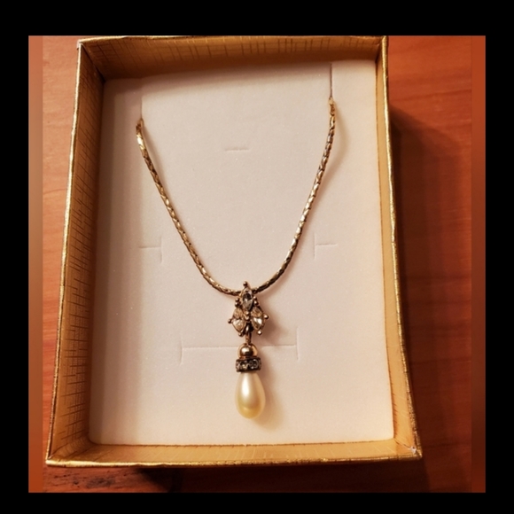 Dior Jewelry - Christian Dior Vintage Gold Tone Faux Pearl & Crystal Drop Necklace